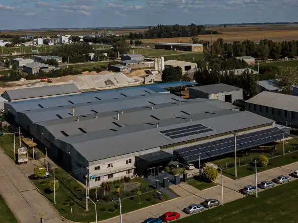 La planta de Industria Metalúrgica Rossmet se encuentra en la esquina de Garnier y Garro del predio fabril. Foto: Gentileza