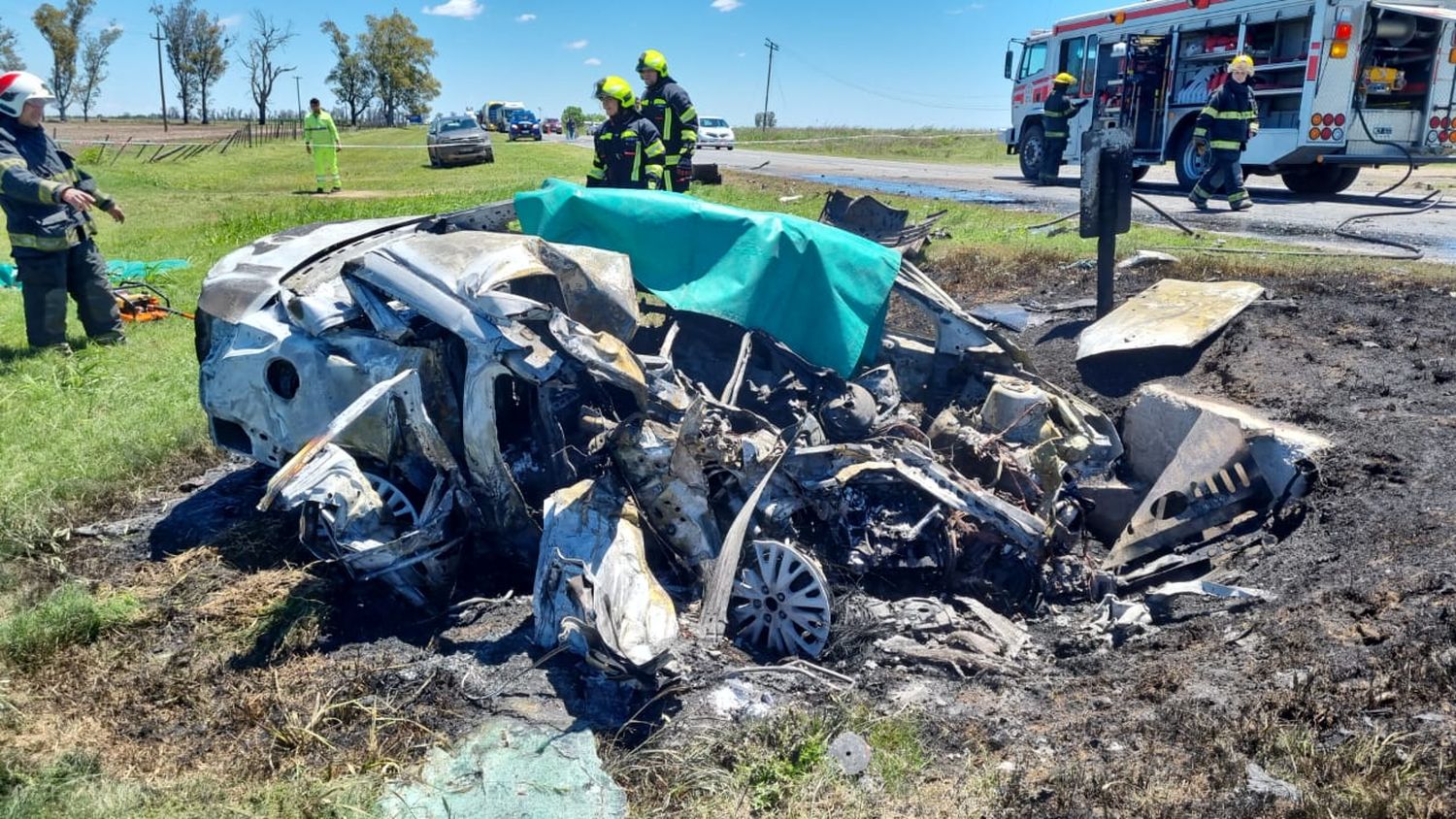 Ruta 19: un muerto tras choque entre camión y auto cerca del peaje