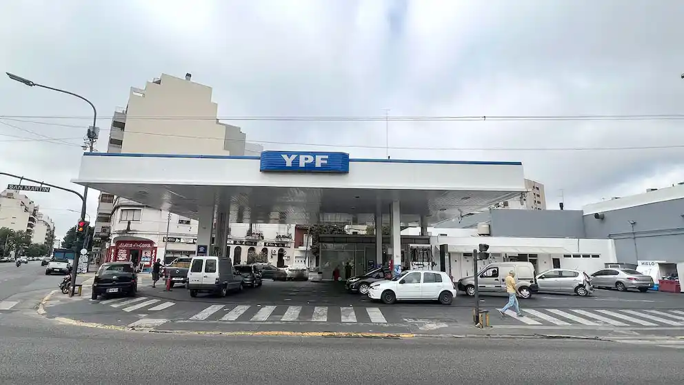 YPF aumentó levemente los precios de los combustibles luego de una medida del Gobierno