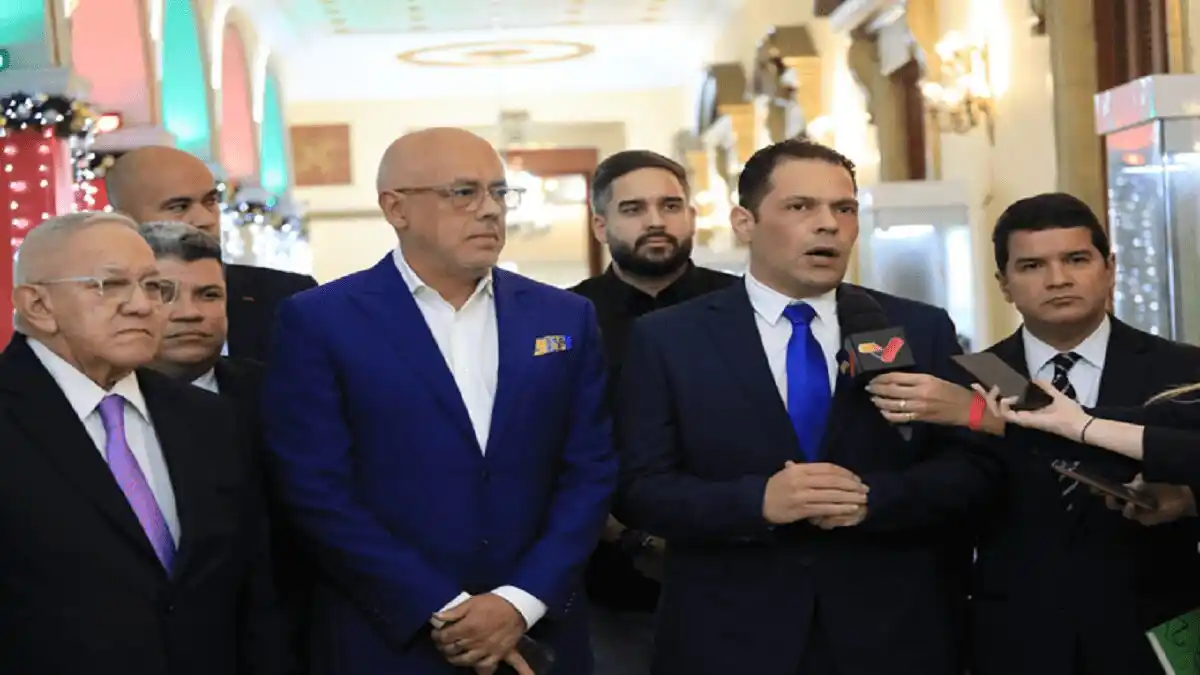 LA «OTRA OPOSICIÓN» justifica diálogo con Maduro y repudia el «fusilamiento político» en su contra