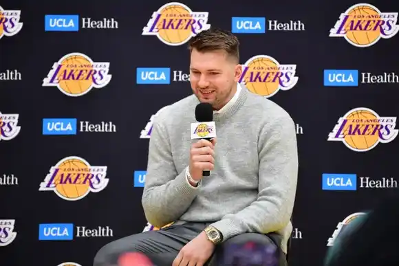 Luka Doncic se burla de los "morning routines" virales con un video hilarante desde Eslovenia