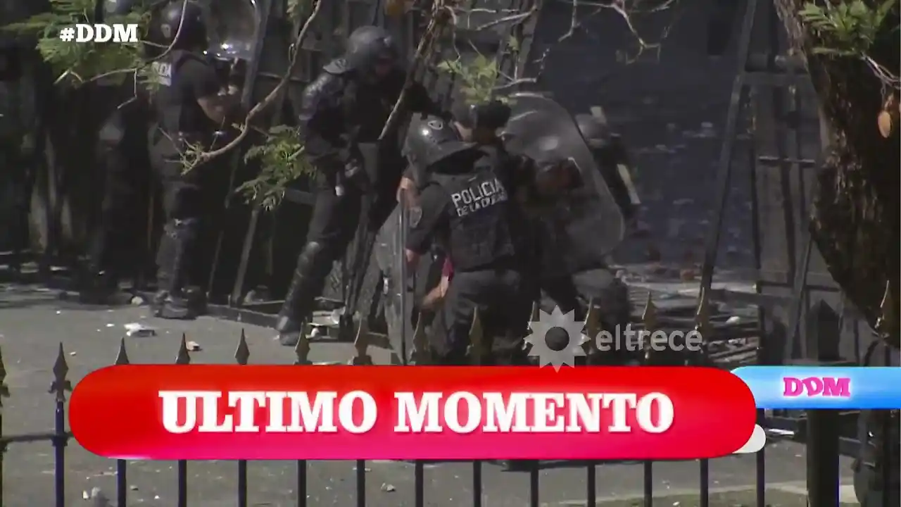 Corridas y enfrentamientos frente al Congreso