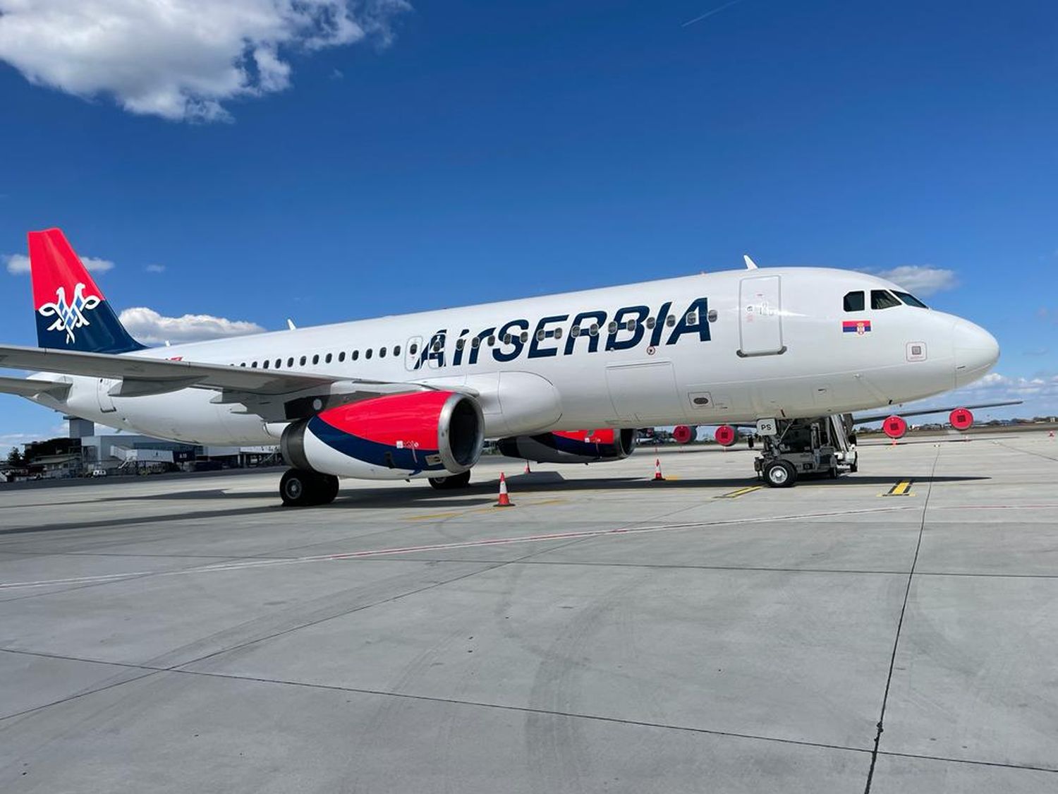 Air Serbia inaugura dos nuevas rutas y recibe un nuevo A320