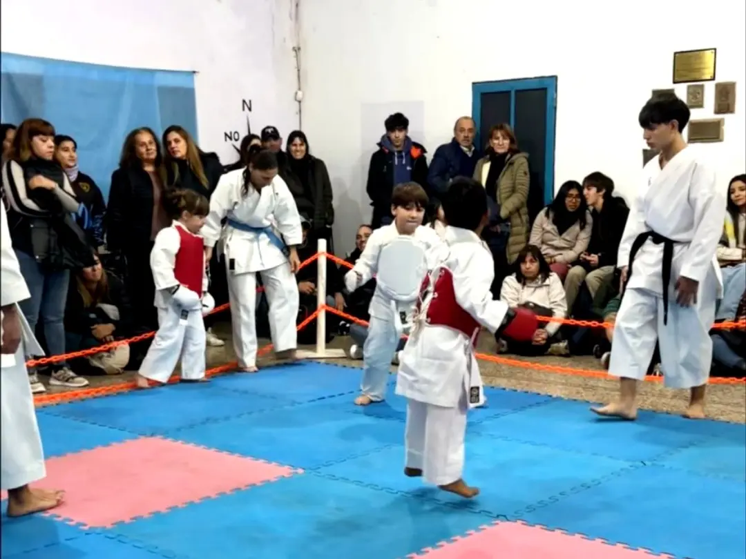 La Asociación Sampedrina de Karate realizó un encuentro interdojo. PH: prensa ASK.