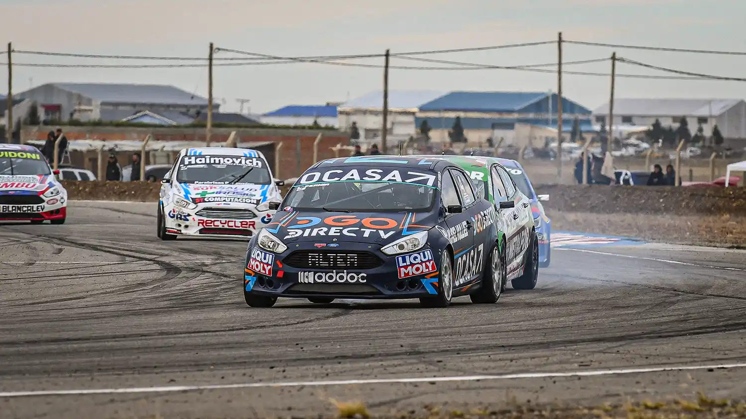 Leonel Pernía, líder del campeonato de Clase 3. (Foto de www.apat.org.ar).