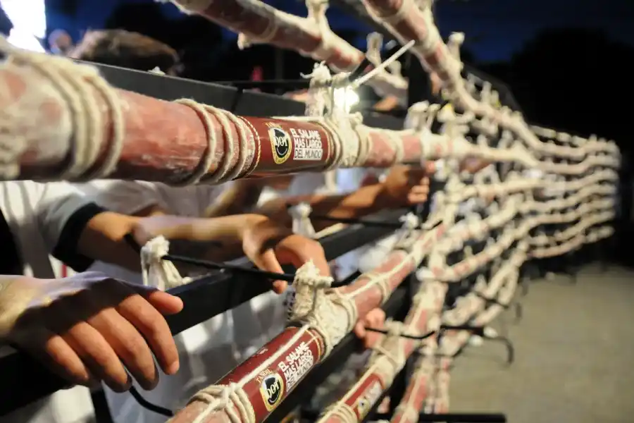 ¿El salame más grande del mundo? Es argentino y fue presentado a miles de personas 