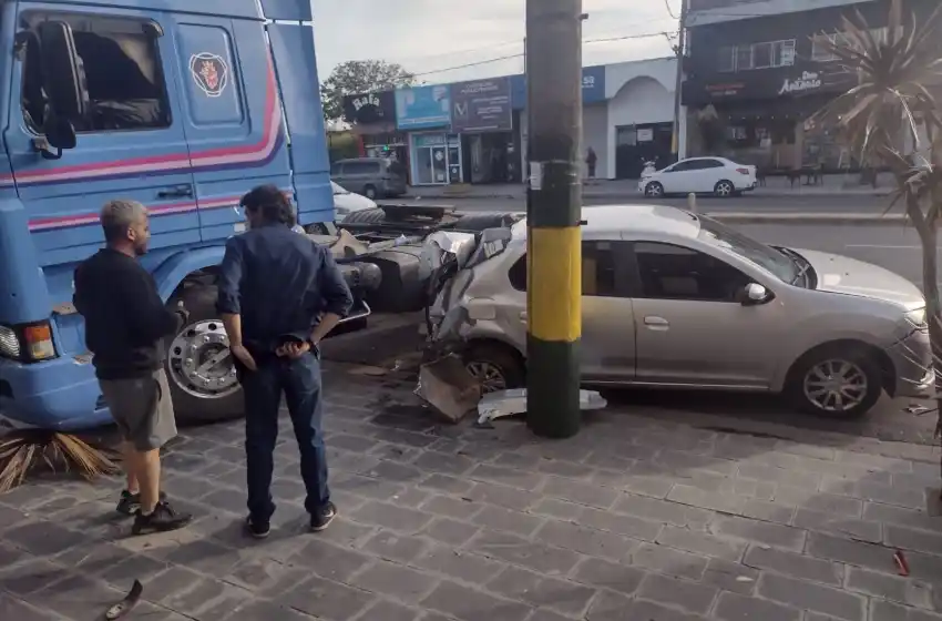 Espectacular choque en cadena en plena avenida Juan B. Justo