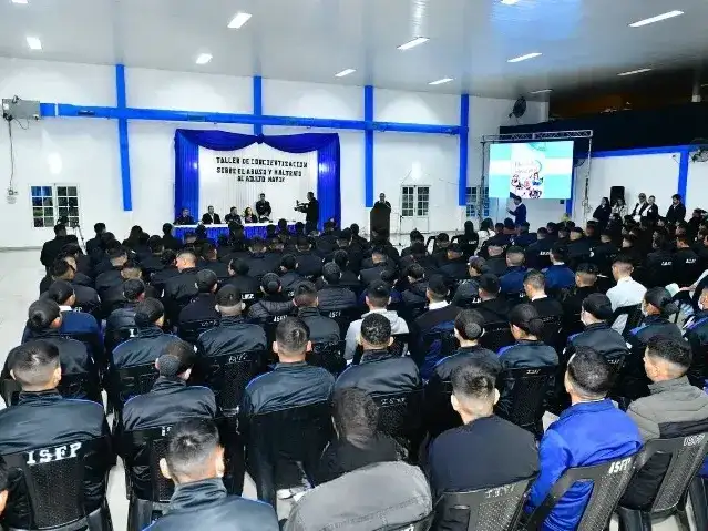 Cadetes de la Policía de Formosa se capacitaron en el buen trato a adultos mayores