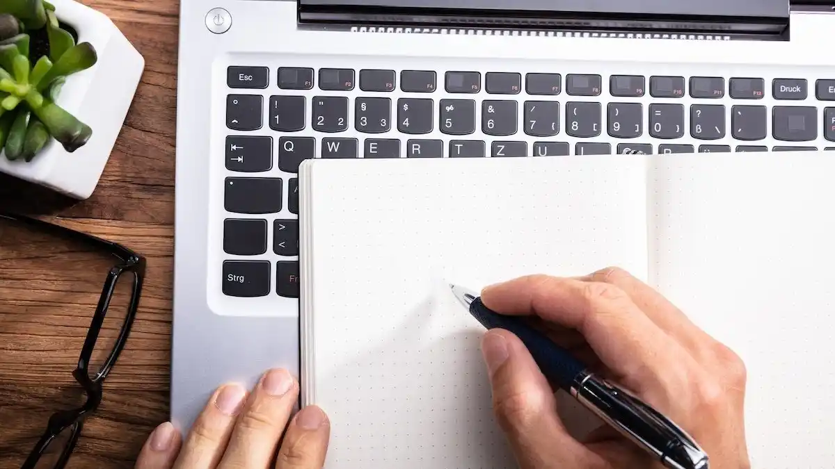 La importancia de escribir a mano en tiempos digitales