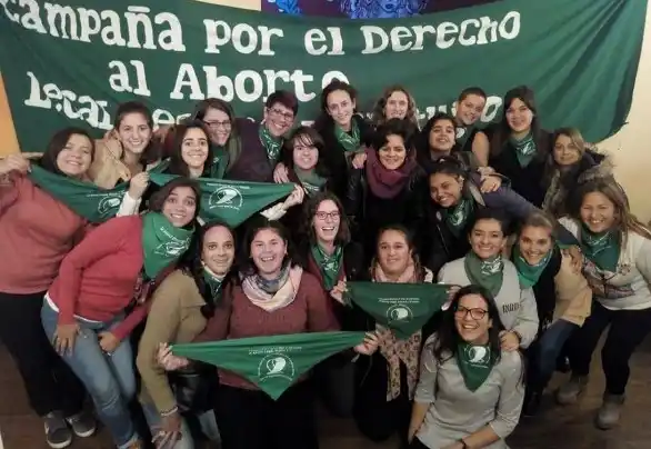 Aborto legal: En Paraná habrá pañuelazos y vigilia para esperar la votación