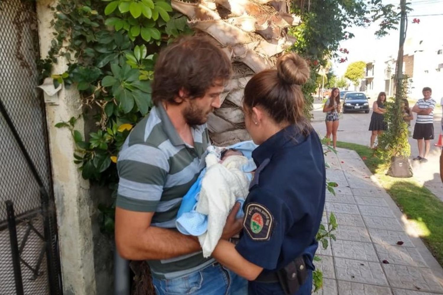 Un parto fue asistido por una agente de Policía