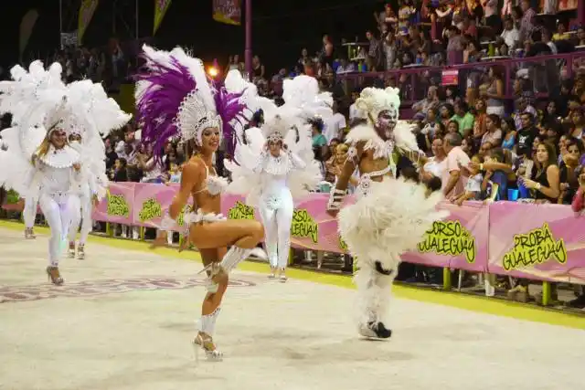 Quinta noche de Carnavales