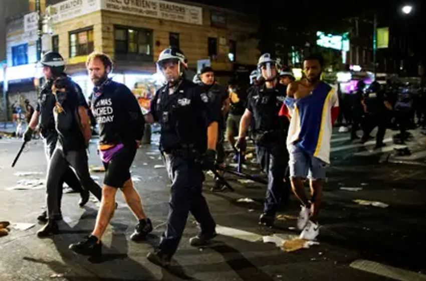 Estados Unidos en llamas: una persona murió en una marcha antiracista y hay toque de queda en sus principales ciudades