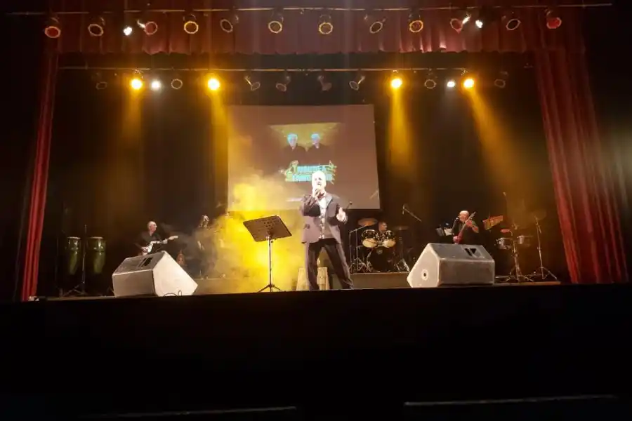 Imperdible show solidario tributo a Sergio Denis