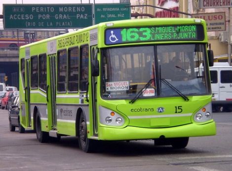 Paro de colectivos en 7 líneas de zona Oeste: Denuncian vaciamiento de Ecotrans, empresa de Cirigliano