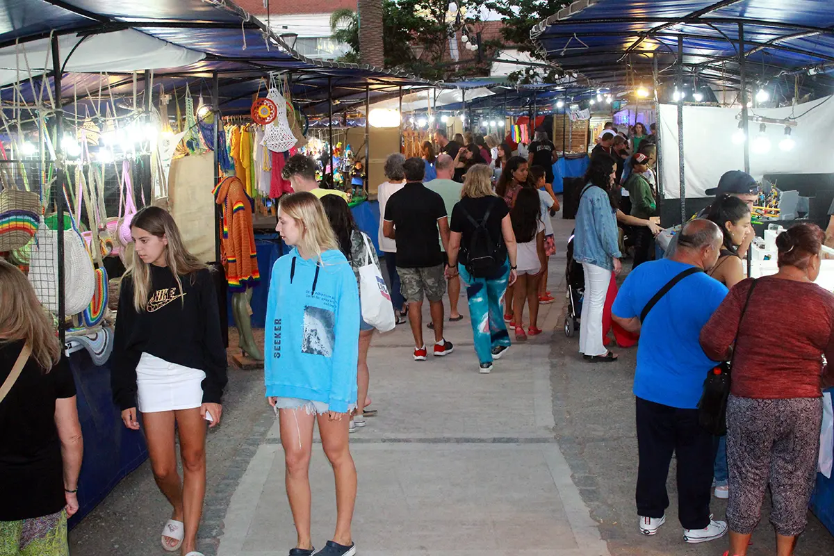 Feria Artesanal de la plaza San Martín de la Villa Díaz Vélez