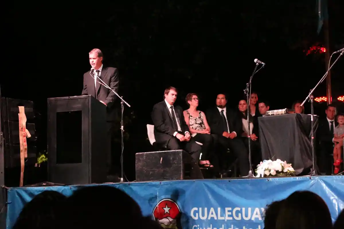 Piaggio reasumió la Intendencia y resaltó "el desafío de producir alimentos sanos"