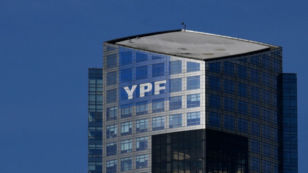 YPF venderá sus delegaciones en Brasil y Chile para priorizar Vaca Muerta.