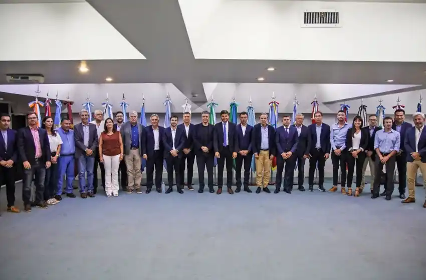 Gobernadores se sumaron al reclamo por la quita de subsidios al transporte