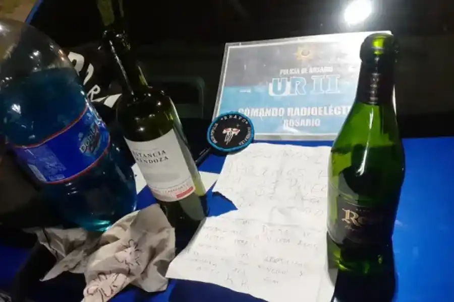 Arrojaron una molotov contra un colectivo y los detuvieron con notas amenazantes contra el Ministerio de Seguridad