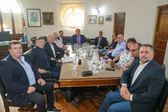 Paritaria: “El Gobierno está haciendo un esfuerzo enorme y presenta la mejor oferta posible”