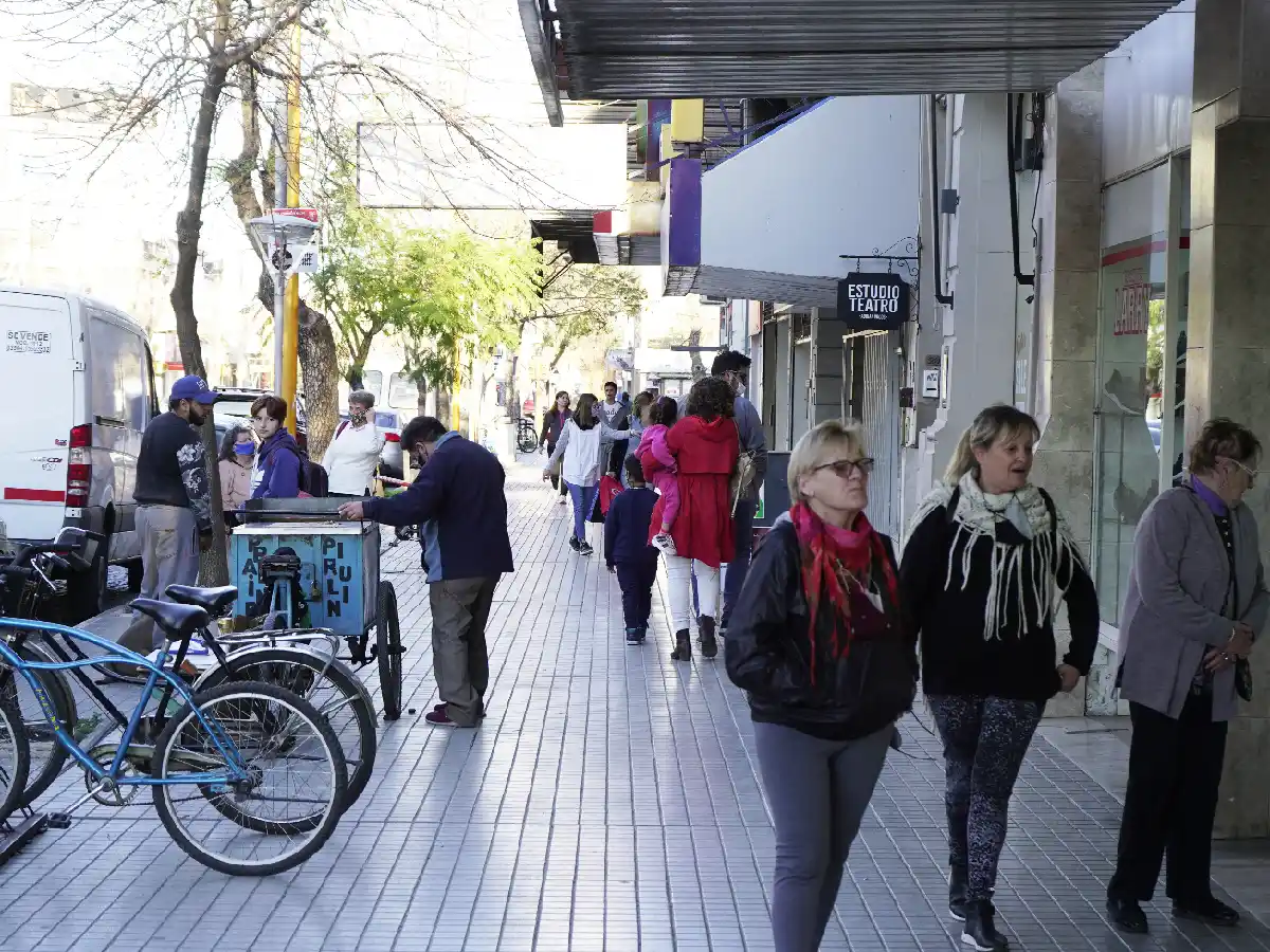 Anunciaron nuevas medidas sanitarias, entre ellas la no obligatoriedad de tapabocas al aire libre