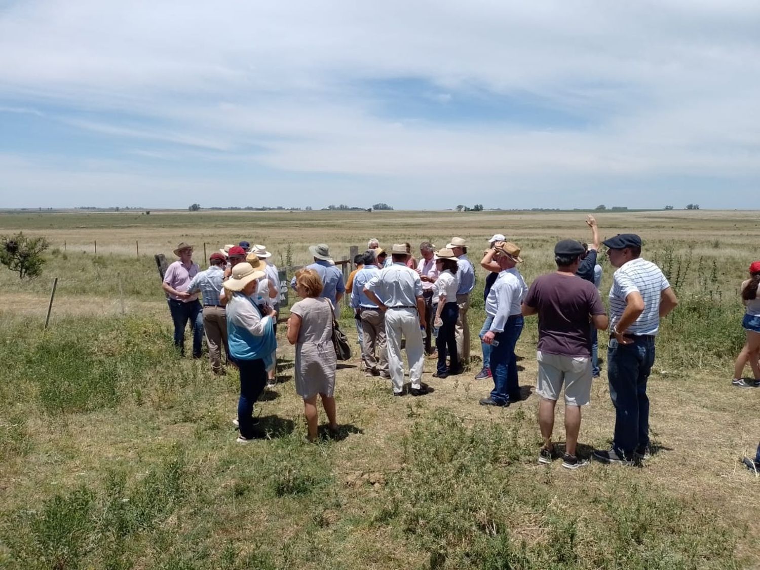 Productores respaldaron a la familia Robles en su pedido de desalojo de los usurpadores de su campo 