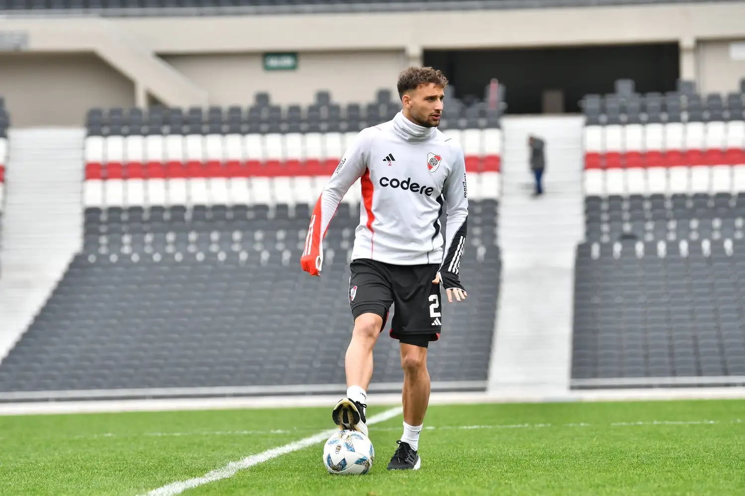 El uruguayo Boselli busca ganarse la titularidad en River.