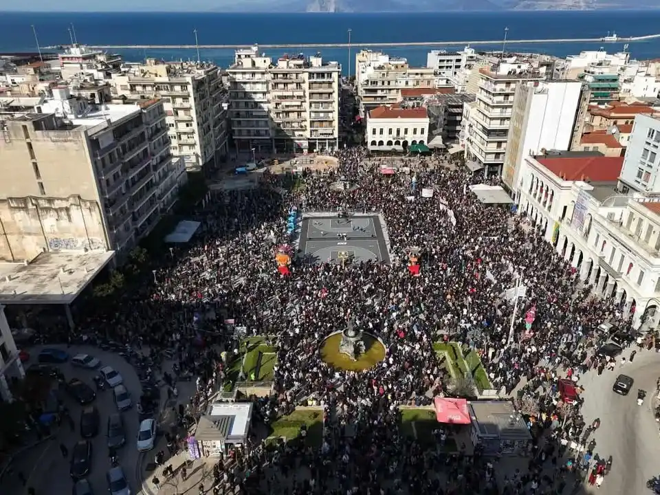 Grecia paralizada por huelga general: reclamos por salarios, vivienda y justicia por la tragedia ferroviaria