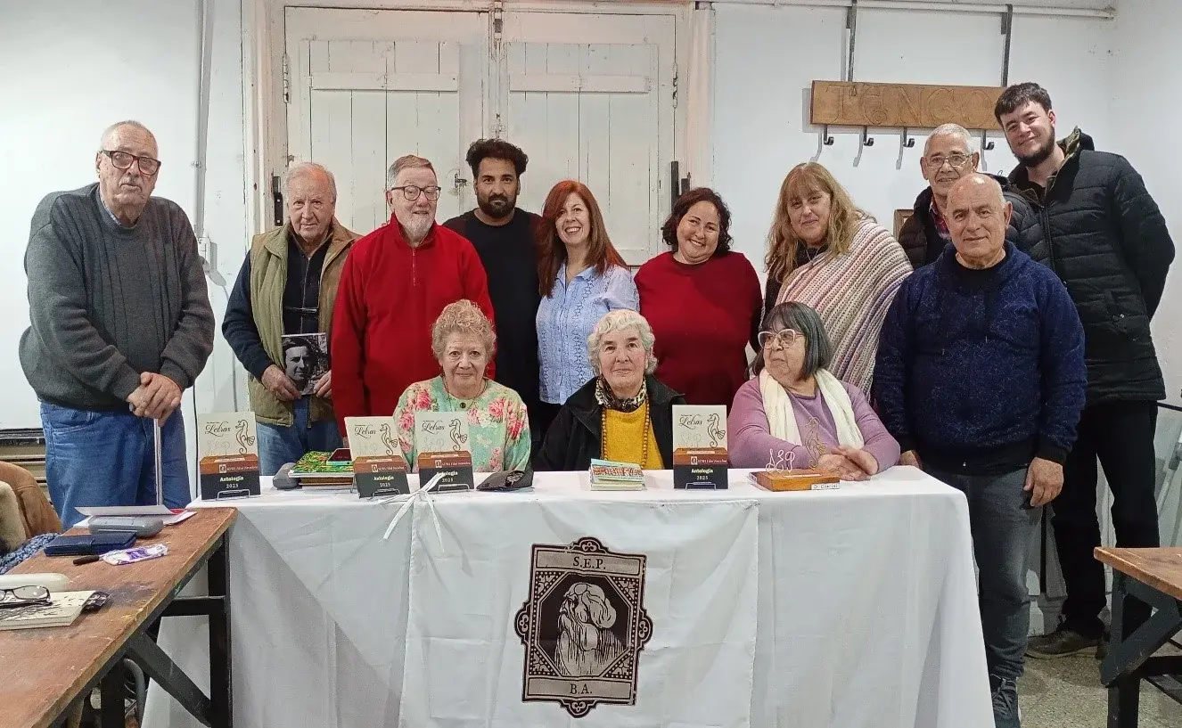 Escritores necochenses protagonizaron una nueva Tarde de Lecturas en la Escuela Municipal de Artes