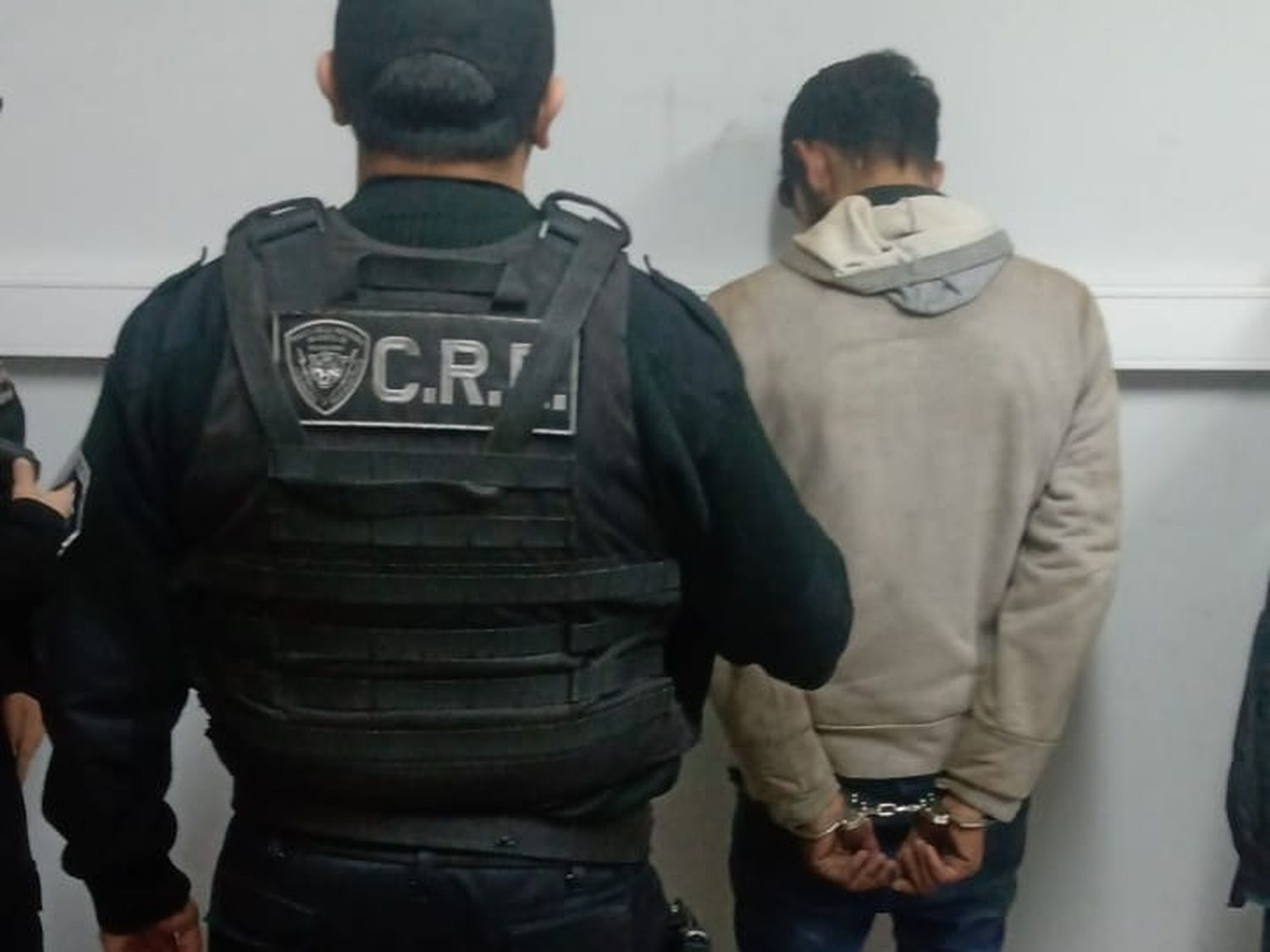 Detenidos.