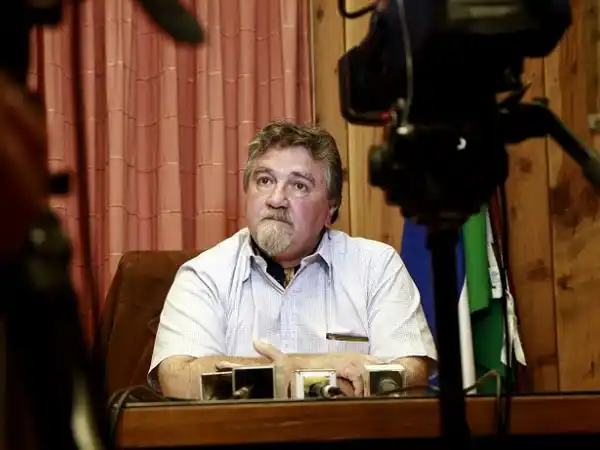 Suspendieron al intendente de Bariloche, Omar Goye