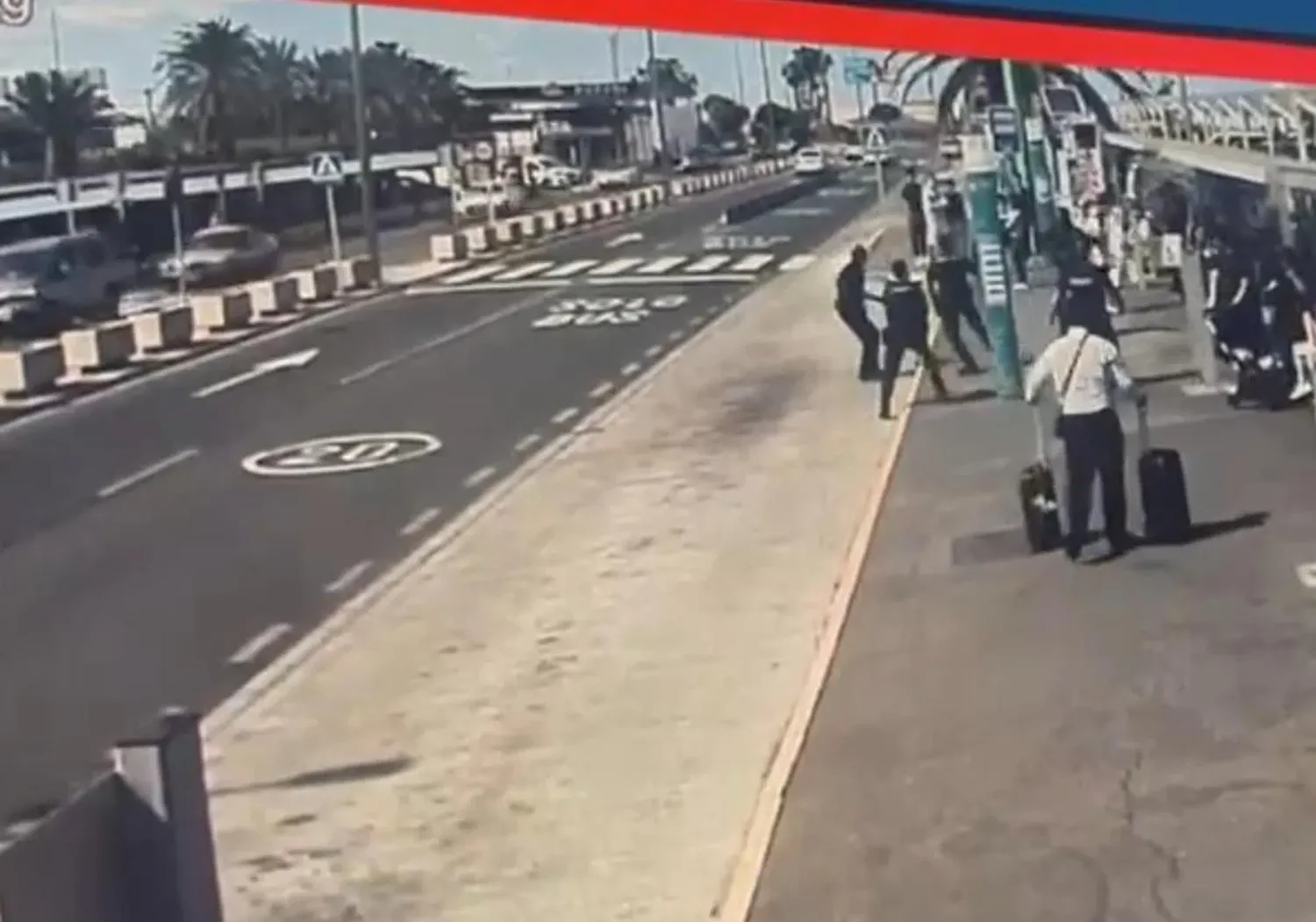 Captura de la cámara de seguridad del momento del incidente en el aeropuerto de Gran Canaria