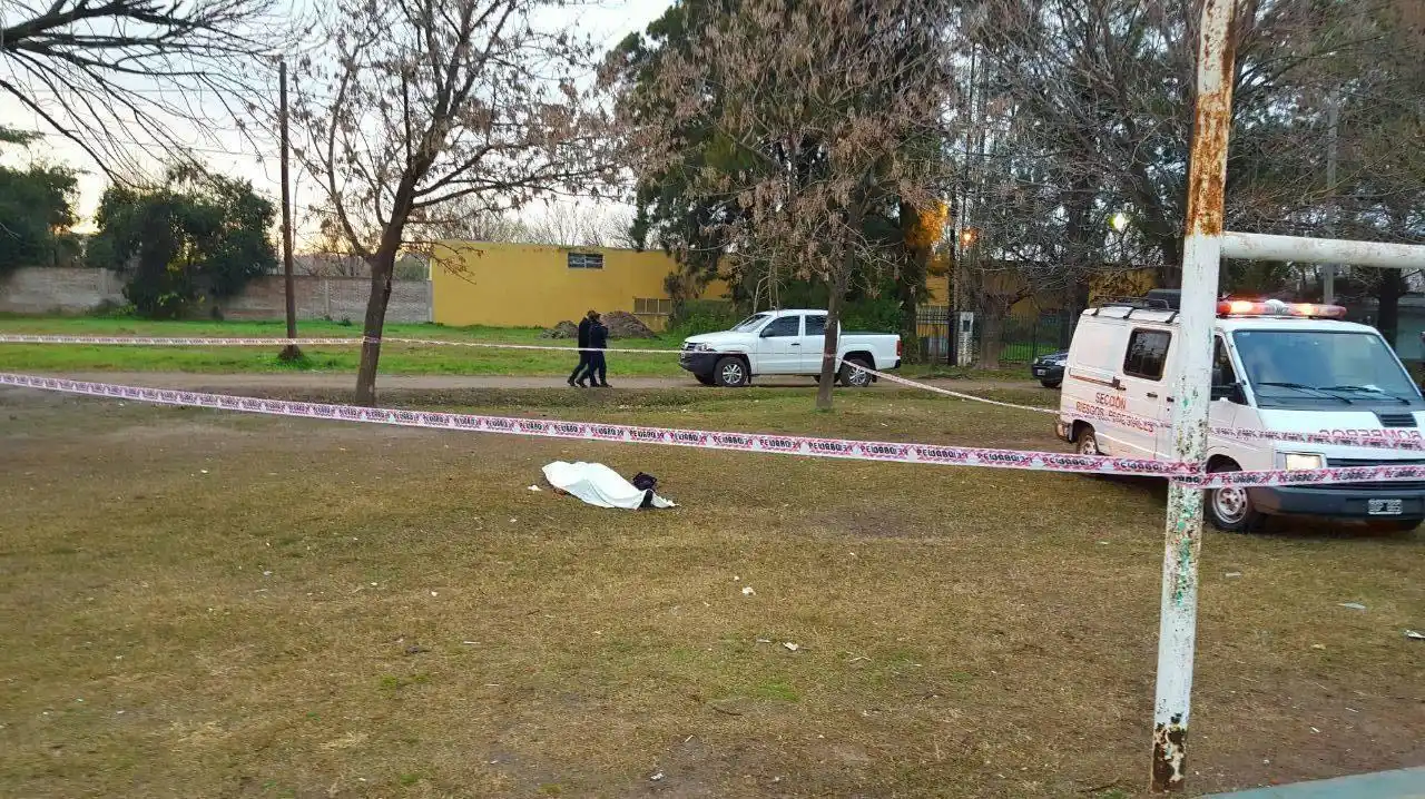 Asesinaron a un joven de 48 puñaladas en Sauce Viejo