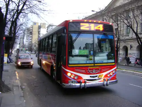 La Plata: Desde este lunes, universitarios reciben subsidio para transporte