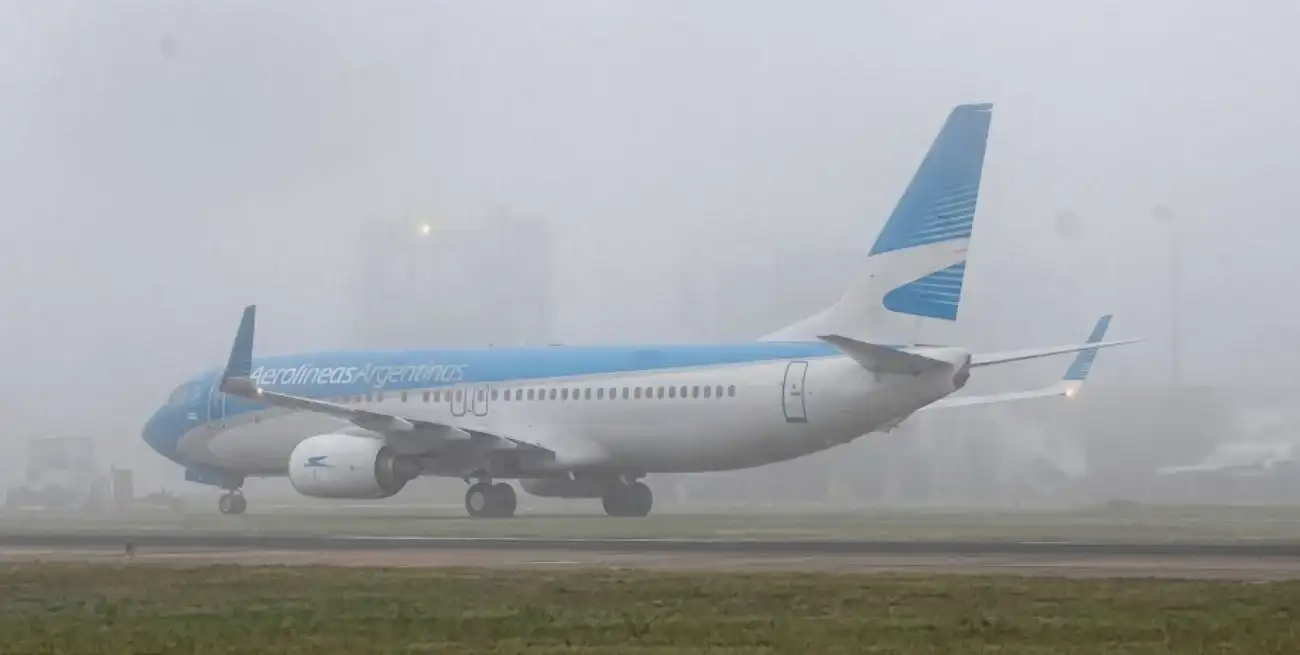 Vuelos cancelados, demoras y desvíos afectaron las operaciones en distintos aeropuertos