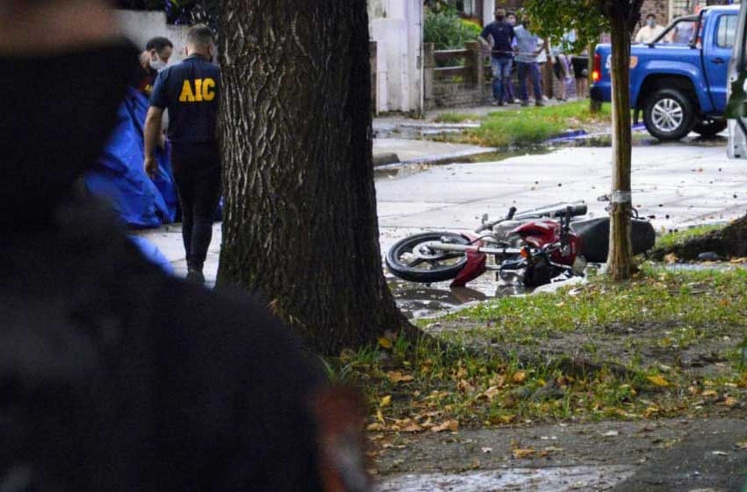 Tras su salida en libertad, ordenaron custodia policial para el joven que mató a dos motochorros