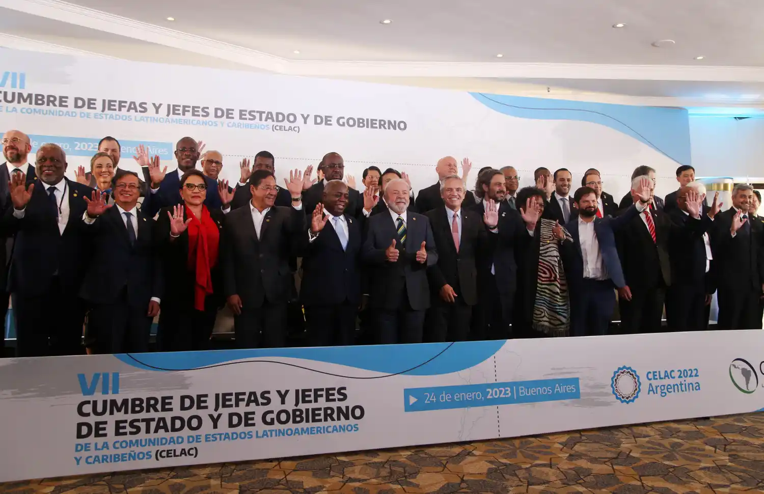 La tradicional foto incluyó a los mandatarios presentes.