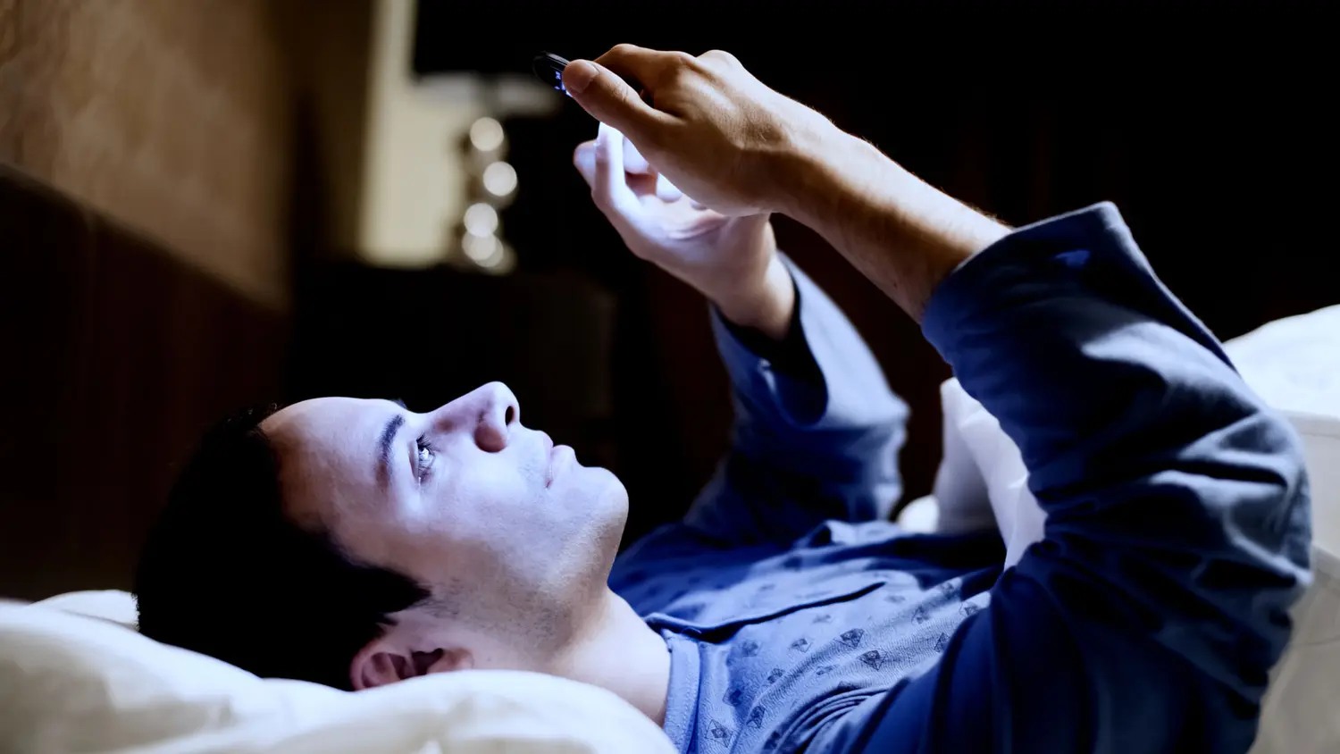 ¿Vos también revisás el celular cada 5 minutos?: lo que revela este hábito según la psicología
