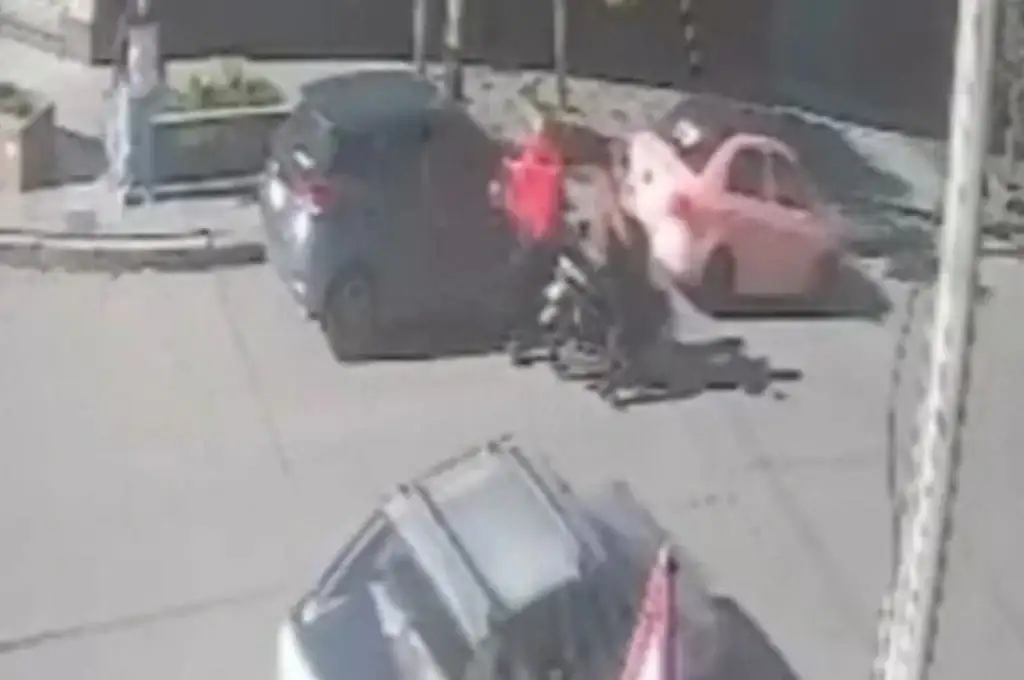 Motochorros robaron un auto