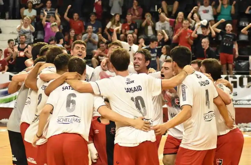 Newell’s se prueba el traje de campeón