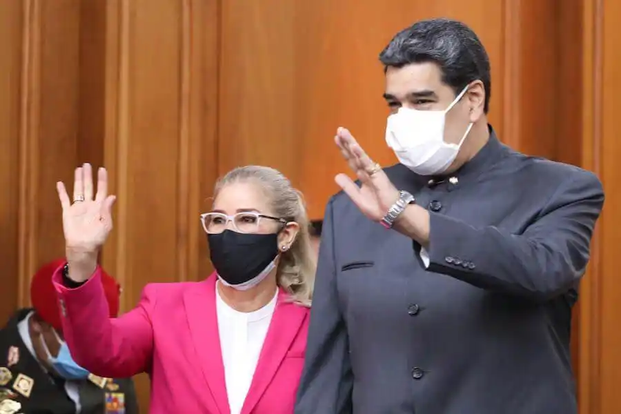 ULTIMÁTUM DE MADURO AL COVAX: «O nos mandan las vacunas o nos devuelven el dinero»