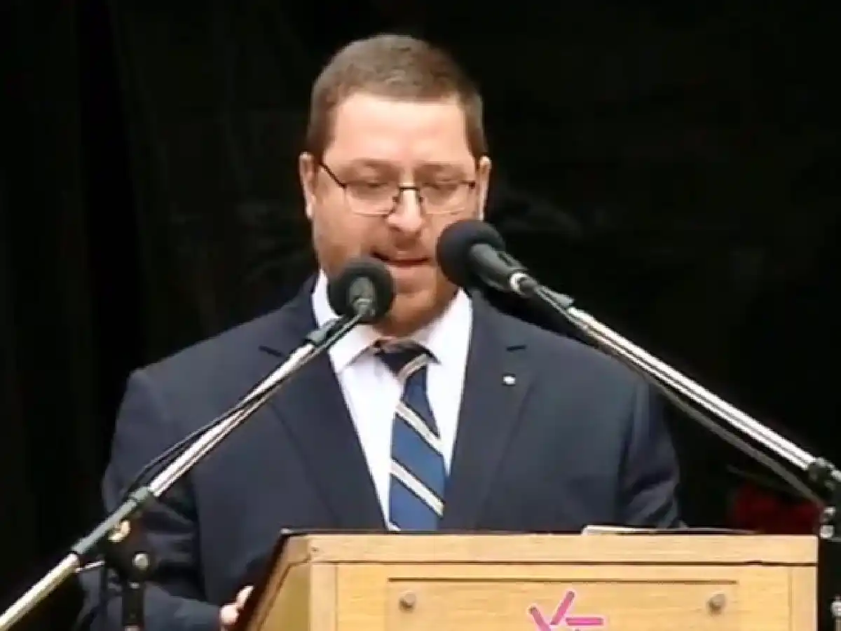 "La herida sigue abierta y no puede cicatrizar sin justicia", dijo el titular de la AMIA