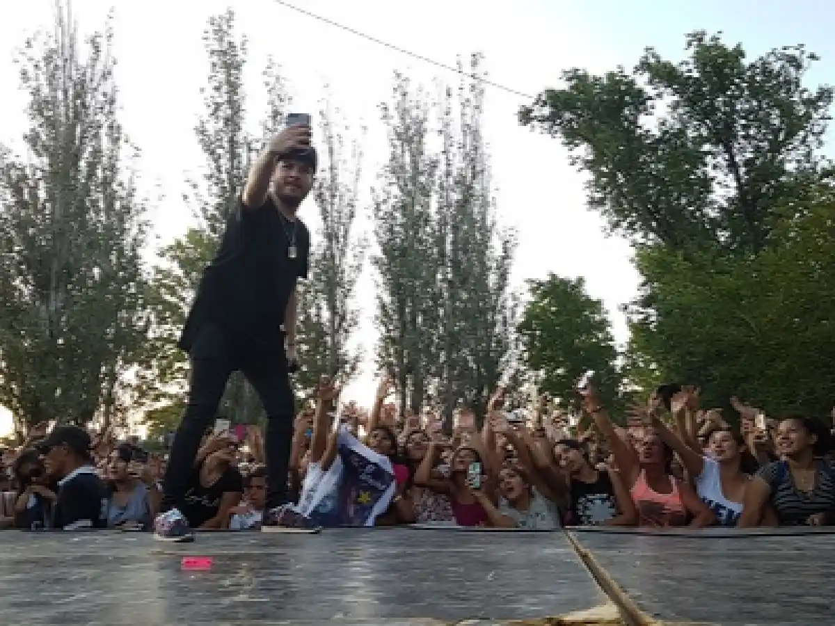 Damián Córdoba adelanta su show del Festival en un espectáculo gratuito en la Costanera
