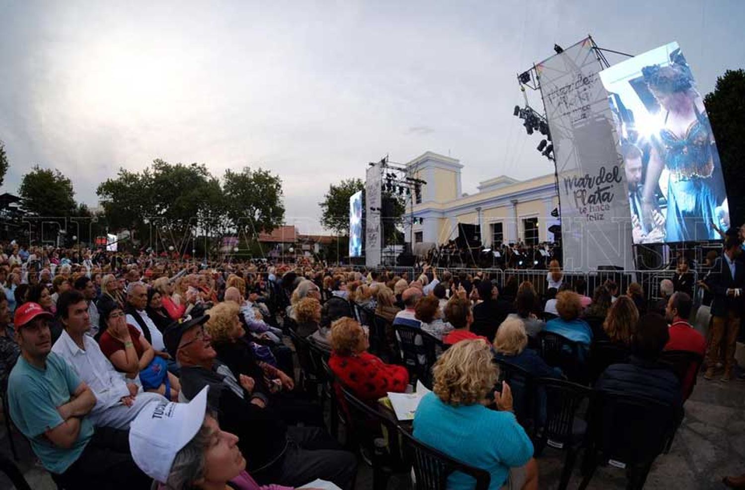 Cierre cultural en Plaza del Agua: "Ver estas cosas te llena el alma"