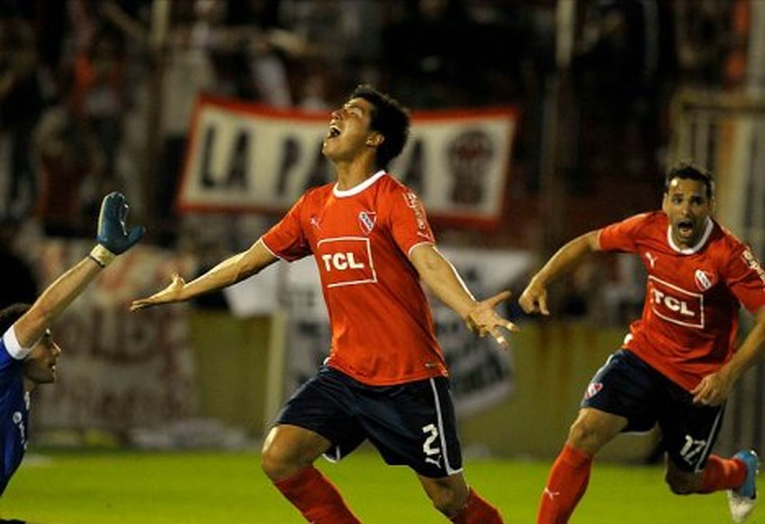 Por primera vez en la B, ganó Independiente