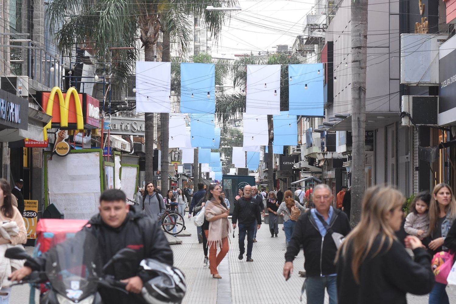 El sector comercial apunta a “la falta de políticas económicas a largo plazo”