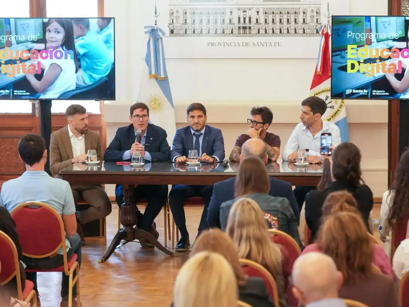 El gobernador Pullaro y el ministro de Educación Goity encabezaron el lanzamiento.