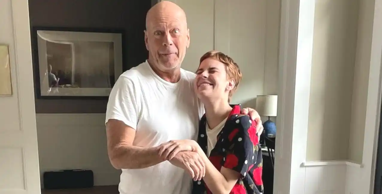 Se retiró de su carrera en marzo y su esposa ha sido su principal compañera de cuidados.