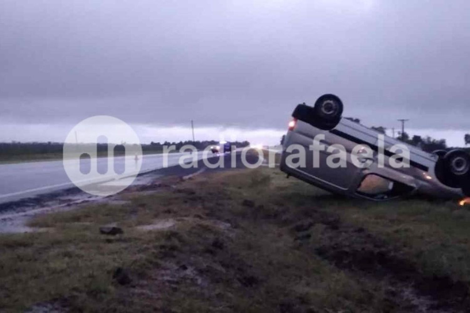 Vuelco en la Ruta 34: agarró un charco de agua y despistó